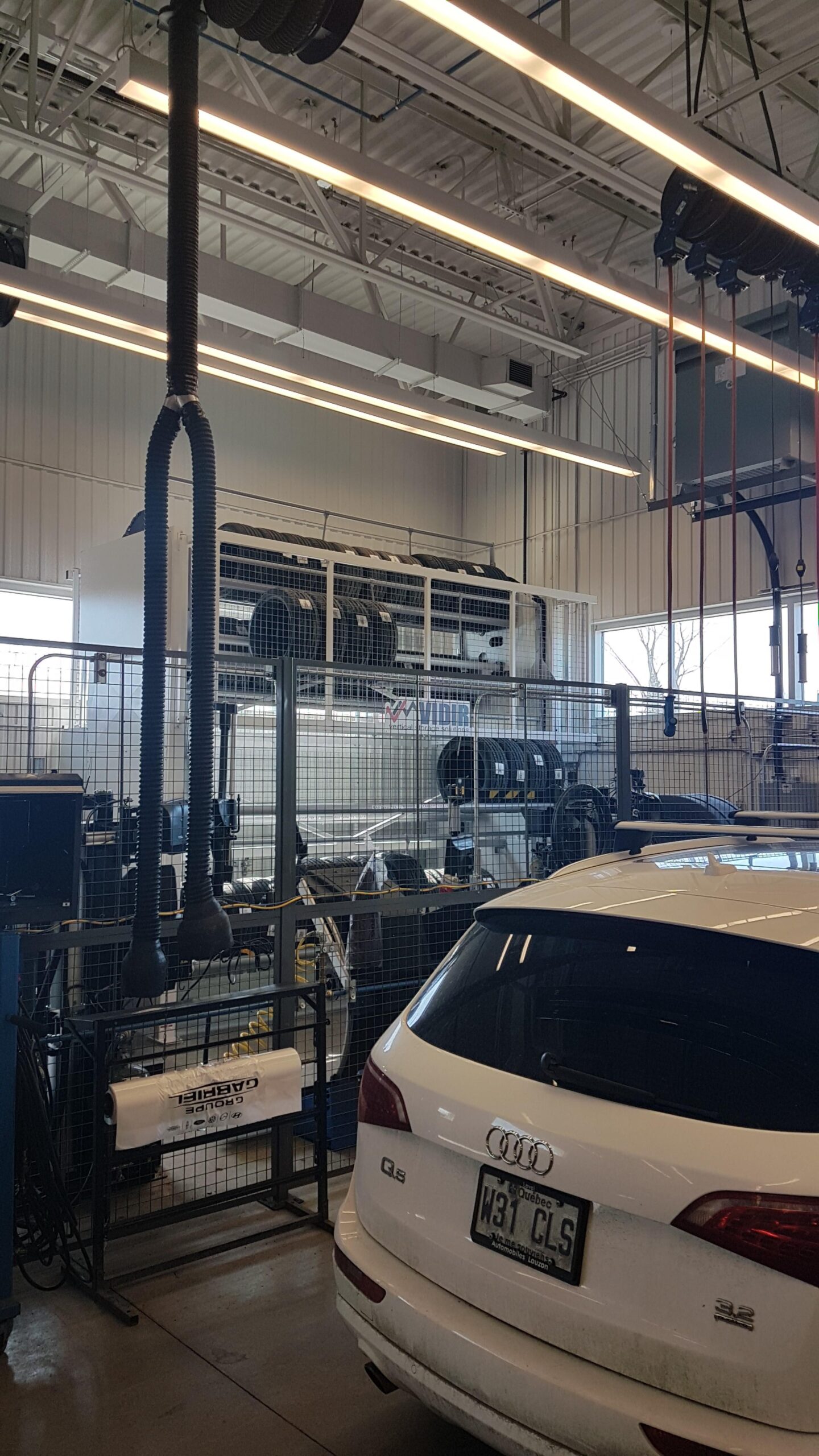 Caroussel à pneu installé chez Audi West Island par l'équipe de chez MSK Canada.