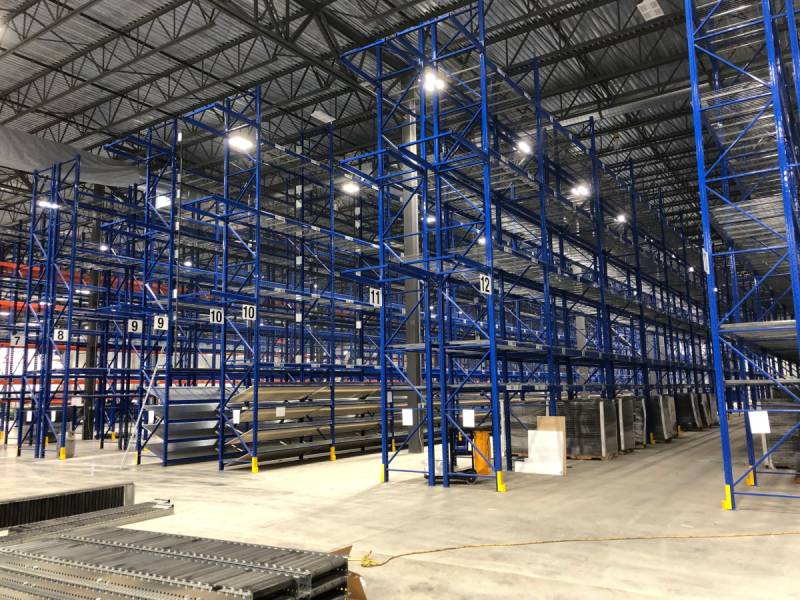 Palettier bleu installé par l'équipe de MSK Canada