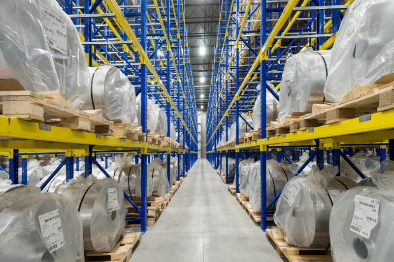 Rayonnage à simple profondeur installé par l'équipe de chez MSK Canada.